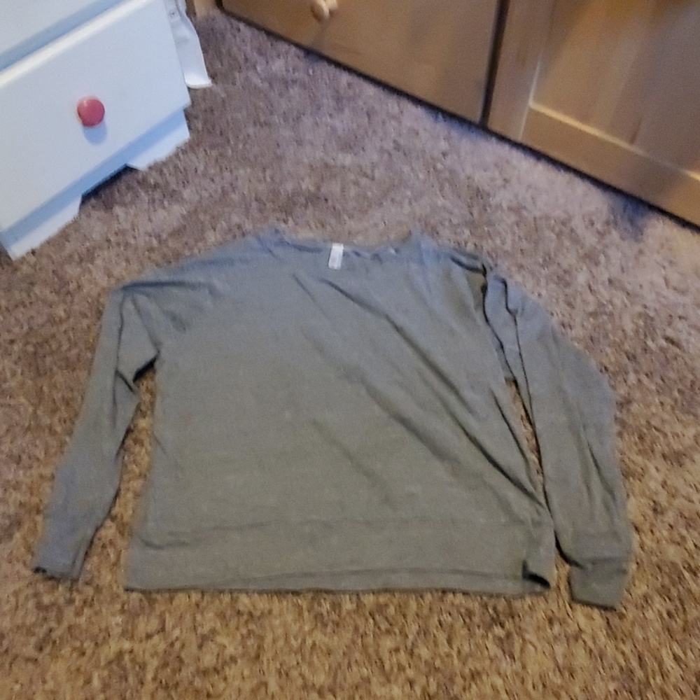 Cropped gray crewneck tshirt